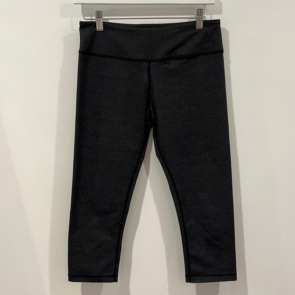 Lululemon gray cropped leggings size 8